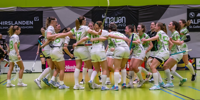 Geschlossen in die Zukunft: Das Fanionteam der WaSa-Frauen.