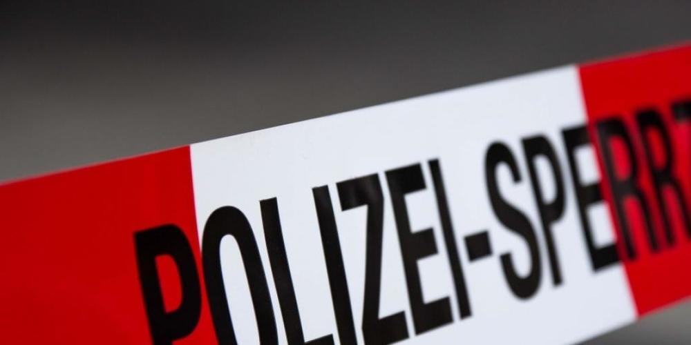 Die beiden Tankstellen-Räuber flüchteten unerkannt. Statt Geld erbeuteten sie aber nur Zigaretten und Getränke. (Symbolbild)