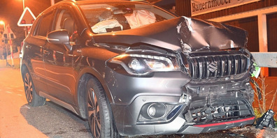 Blechschaden am Fahrzeug des Unfallverursachers. Archiv April2022.