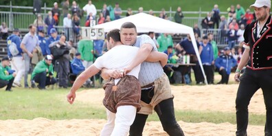  Am 113. Zürcher Kantonalschwingfest siegreich: der Schaffhauser Borods Jon.