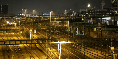 Es rattern die Züge bei Tag und bei Nacht.