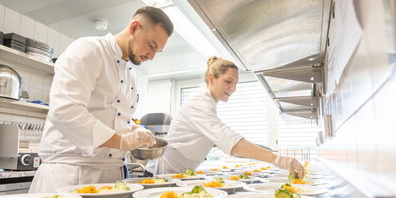 Seite an Seite mit dem Trägerverein CULINARIUM präsentieren 25 Küchenteams aus der  Ostschweiz vom 22. bis 28. Mai spezielle regionale und saisonale Gerichte.
