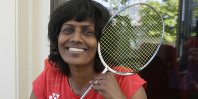 Mit viel Ehrgeiz, Kondition, Beweglichkeit und Schnelligkeit zum Erfolg: Badminton-Sportlerin Winny Matter mit ihrem Sieger-Racket.