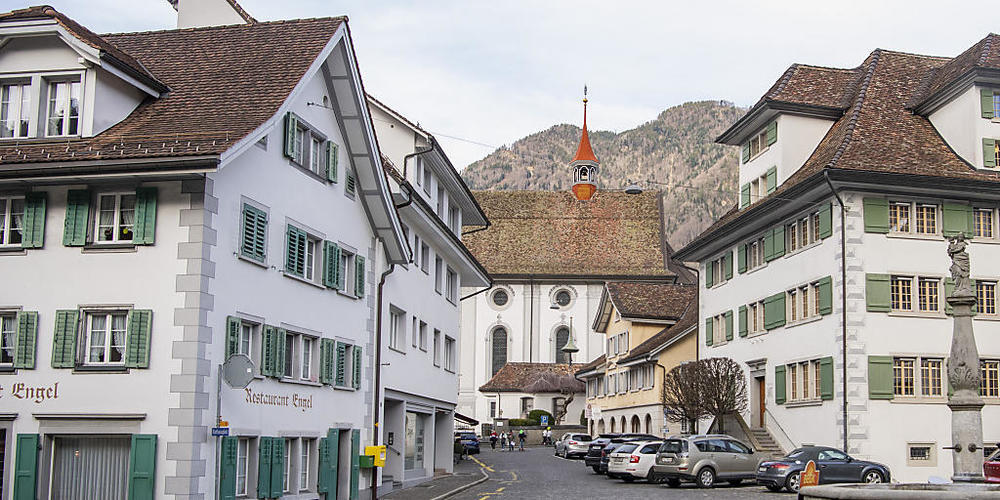 Im Rathaus von Arth wirkt künftig Szymkowiak Philippe (SVP) als Gemeinderat. (Archivbild)