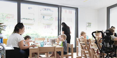 Kindertagesstätten und andere Betreuungseinrichtungen im Kanton Schaffhausen sollen administrativ entlastet werden. Dies fordert ein Vorstoss, den der Schaffhauser Kantonsrat am Montag gutgeheissen hat. (Symbolbild)
