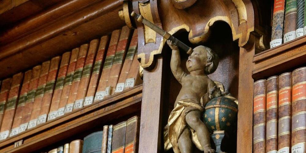 Dem Blick in die Sterne ist die neue Ausstellung "Das Firmament in St. Galler Handschriften" der Stiftsbibilothek St. Gallen gewidmet.