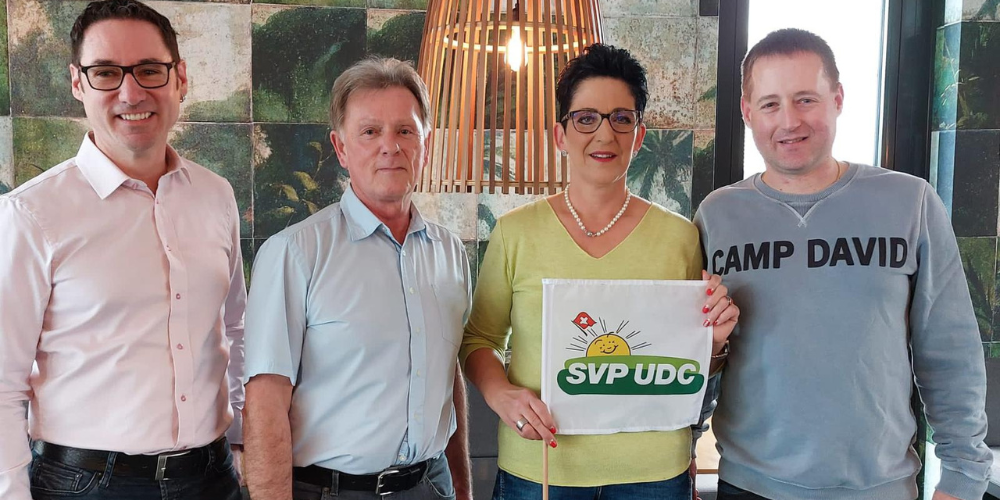 Gut gelaunte Gesichter bei der SVP-Wahlfeier (von links): Markus Wüst (Präsident SVP Rheintal), Hansruedi Köppel (Gemeinderat St.Margrethen), Elisabeth Thurnheer (SVP St.Margrethen), Fabian Herter (SVP St.Margrethen)