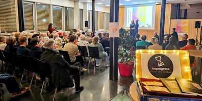Im zweiten Teil des Kick-off Events kamen die Teilnehmenden in den Genuss einer Improvisationstheater-Aufführung von "Improgress".