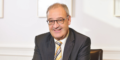 Bundesrat Guy Parmelin redet für einmal über Gott und die Welt und nicht über Politik.
