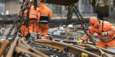 Im Bahnhof Luzern sind wieder die Gleisarbeiter im Einsatz. (Archivaufnahme)