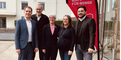 Die vier Kandidatinnen und Kandidaten mit dem Co-Präsidenten der SP Schweiz, Cédric Wermuth (rechts).