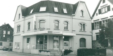 In den 1980er-Jahren mitten im Dorf Lachen: die Filiale der Schweizerischen Kreditanstalt (SKA) an der Schützenstrasse. 