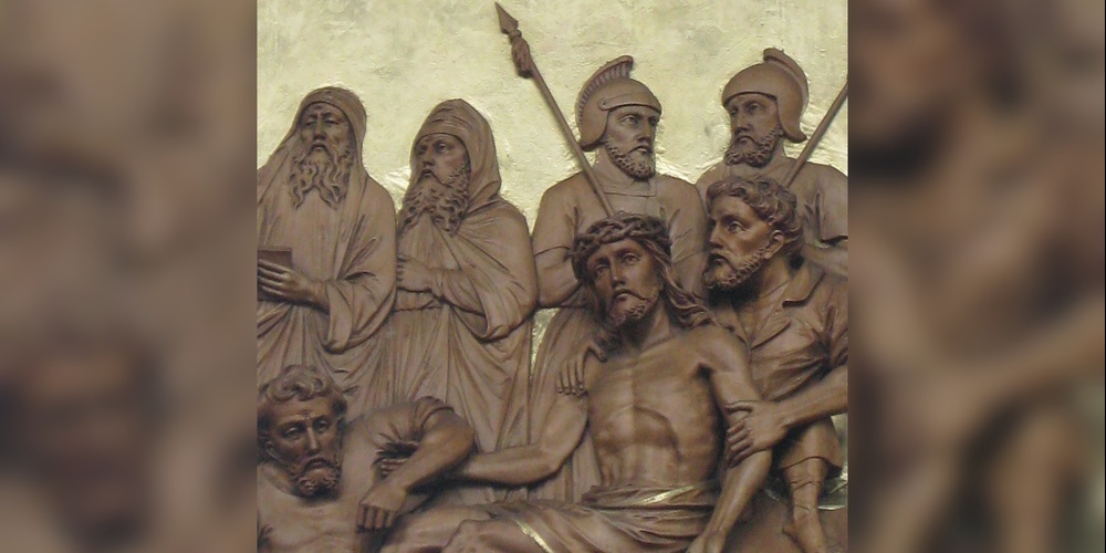 Eindrückliche Relief-Bilder, die den Leidensweg von Jesus zeigen.