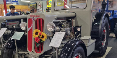 Das Museum beherbergt über 400 Klassiker und Raritäten.