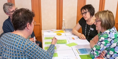 Vertretungen aus Politischen Gemeinden und Schulgemeinden diskutieren ihre Rolle.