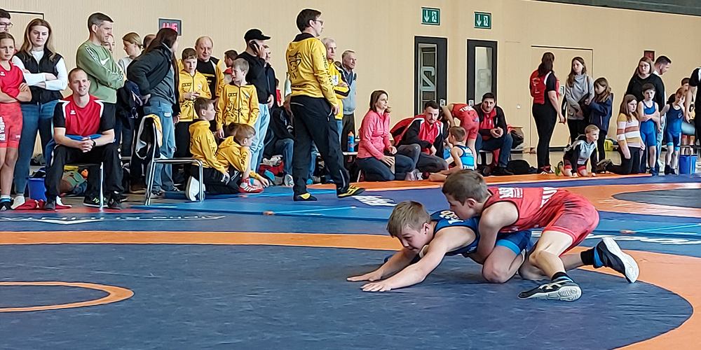 Ein Tuggner Final; Oleksandr Hospod in Blau und Tim Pfeiffer in Rot.jpg