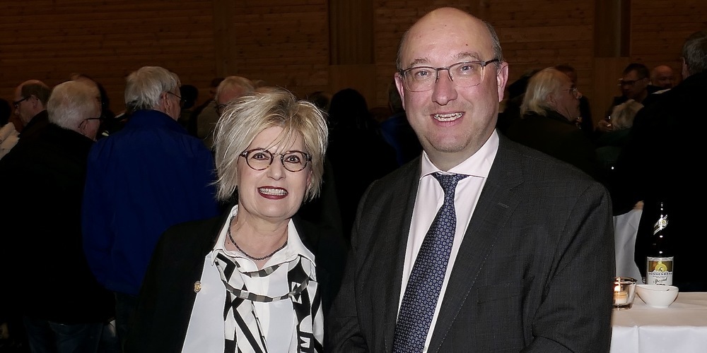 Regierungsrat Beat Tinner wird die Festrede am 1. August in Widnau halten. Neben ihm Christa Köppel, langjährige Widnauer Gemeindepräsidentin