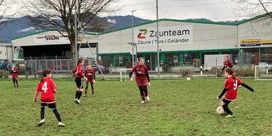 Gemeinsam mit Spielerinnen des FC Eschenbach und des FC Linth testeten die FCU-Juniorinnen den neuen Spielmodus.