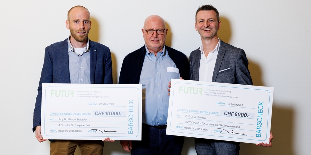 Stiftungsratspräsident Thomas Schmidheiny übergab Prof. Dr. Michael Schueller (l.) und Prof. Dr. Andre Heel (r.) die mit 10'000 bzw. 6'000 Franken dotierten Preise.