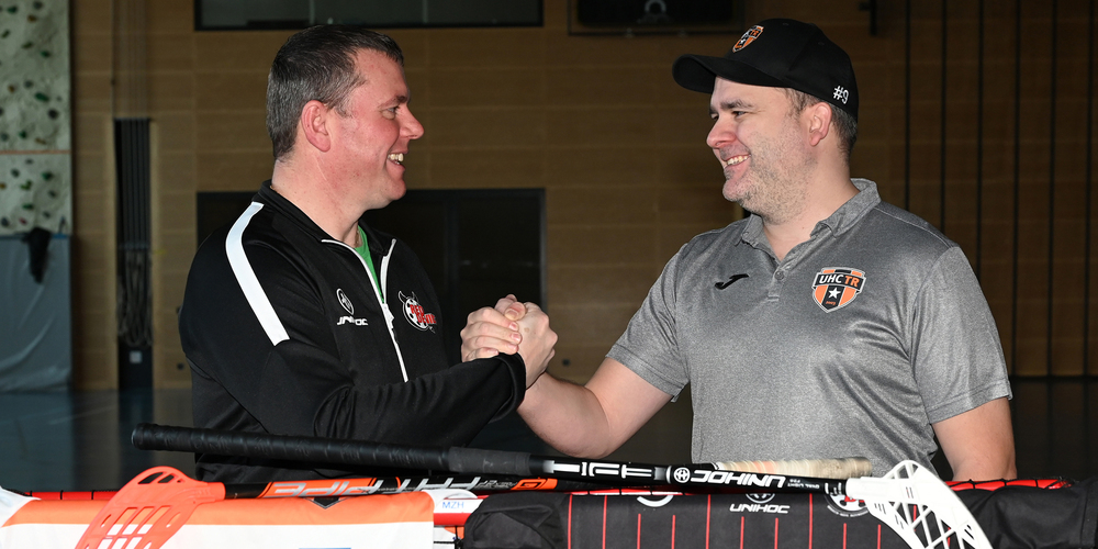 «Ich bin der Überzeugung, dass wir mit dieser Fusion das absolut Rich-tige für den Unihockeysport in der Region gemacht haben», so Christoph Hensel (r. im Bild). Philipp Keller, Präsident der RD March-Höfe Altendorf: «Die Fusion ist ein erstes Etappenziel, das wir erreicht haben.»