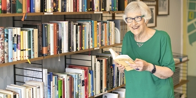 Frau Suter fühlt sich wohl in der Senevita Residenz Nordlicht. 