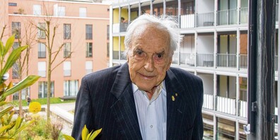 Der 99-jährige Albert Kunz, der im Tertianum in Pfäffikon lebt, hat viel Sinn für Humor. 