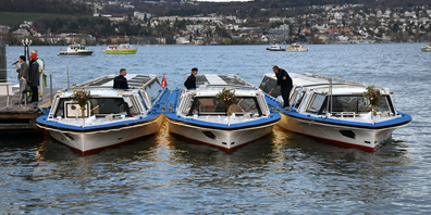Zwei der drei Limmatboote mit Elektroantrieb verkehren ab Sonntag. Ein Schiff wird noch für Schulungen benötigt.