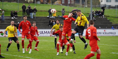 Adis Hujdur, hier beim Kopfball, glänzte heute mit zwei Toren