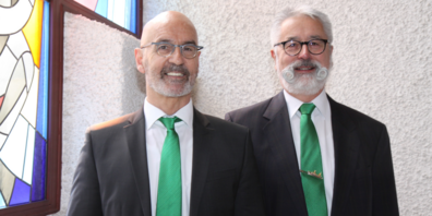 Wolfgang Amann (links) übernimmt als neues Mitglied der Kirchenvorsteherschaft das Ressort Musik, der zurückgetretene Charles Martignoni das Amt des Stimmenzählers.