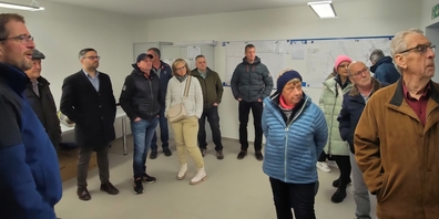 Anlässlich der Mitgliederversammlung wurde auch das neue Reservoir Gsäss der Wasserversorgung Benken besucht.