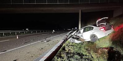 Der Autofahrer blieb bei dem Unfall unverletzt.