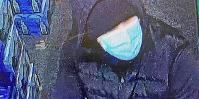 Beim Überfall in Roggwil TG bedrohte der Täter die Verkäuferin mit einer Pistole.