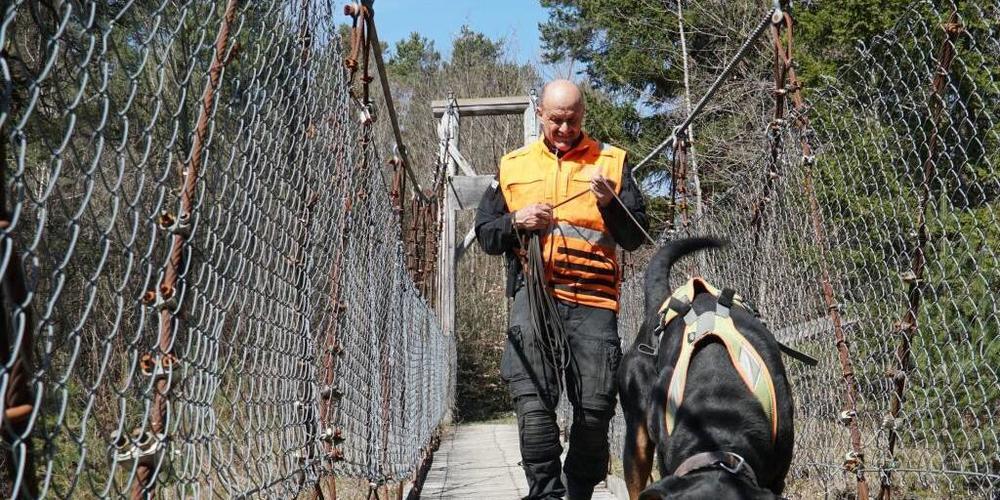 Polizeihund "Yukon vom Amtsbach" mit seinem Diensthundeführer. (Archivbild)
