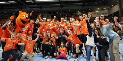 Die Freude über den Sieg ist riesig: Die Kadetten Schaffhausen gewinnen das European League Viertelfinal-Hinspiel gegen die Füchse Berlin mit 37:33. 