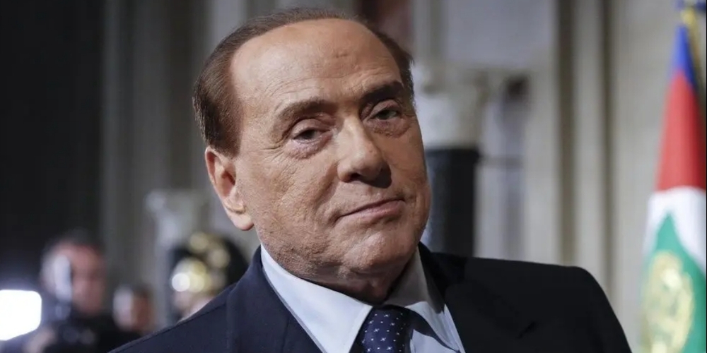 Silvio Berlusconi war viermal Ministerpräsident von Italien.