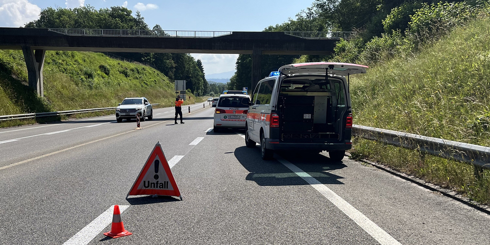 Auf der A15 in Rapperswil kam es am Sonntagmorgen zu einem Auffahrunfall.