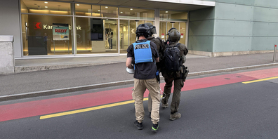 An der Ernstfall-Übung probte die Kantonspolizei mit Partnerorganisationen einen Banküberfall mit Geiselnahme in Pfäffikon.