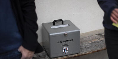 Kein Stimm- und Wahlrecht für Ausländerinnen und Ausländer in Graubünden. Das Kantonsparlament lehnte einen entprechenden Vorstoss mit 80 zu 35 Stimmen ab. (Symbolbild)