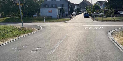 An dieser Kreuzung bei Häggenschwil SG stürzte der 29-jährige Motorradfahrer.