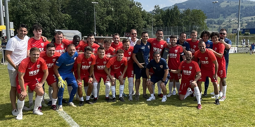 Ausgelassene Stimmung im Peterswinkel nach dem 3:1-Sieg.