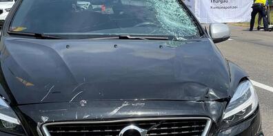 Beim Zusammenprall mit diesem Auto in Busswil wurde am Montag ein 84-jähriger E-Bike-Fahrer tödlich verletzt.