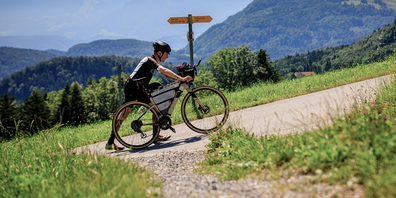 Bei «Dead Ends & Cake» warten fünf Stops in der Ostschweizer Bergwelt mit frischen Kuchenstücken auf die teilnehmenden Velofahrer.