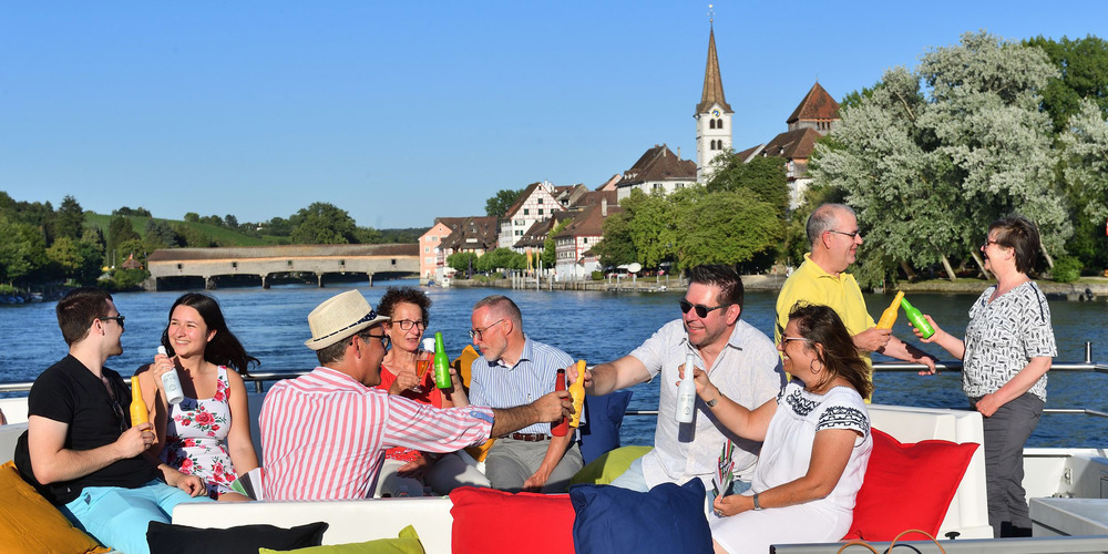 Ein Bier zum Feierabend: Die URh präsentiert ihren Sommerfahrplan mit dem Dunnschtigs-Schiff.