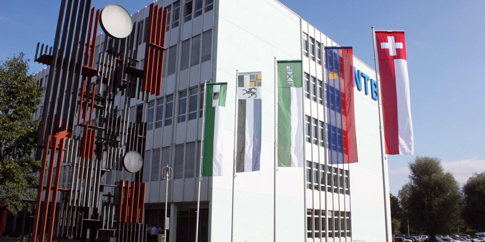 Das Forschungs- und Innovationszentrum Rheintal (RhySearch) befindet sich in Buchs SG.