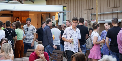 Die erste Day Party im Biergarten der Brauerei St. Johann in Neu St. Johann.