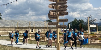 Aus allen Himmelsrichtungen treffen Teilnehmende in Zuzwil ein. Insgesamt werden an den drei Tagen 7'000 Turnerinnen und Turner sowie mehrere Tausend Besucherinnen und Besucher erwartet!