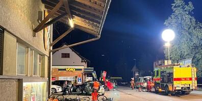 Ein 94-Jähriger erfasste in Zwillikon ZH zwei Männer mit dem Auto.