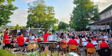 Ein wunderbarer, genussreicher Sommerabend auf dem Ebnet - mit Konzerten und Festwirtschaft.