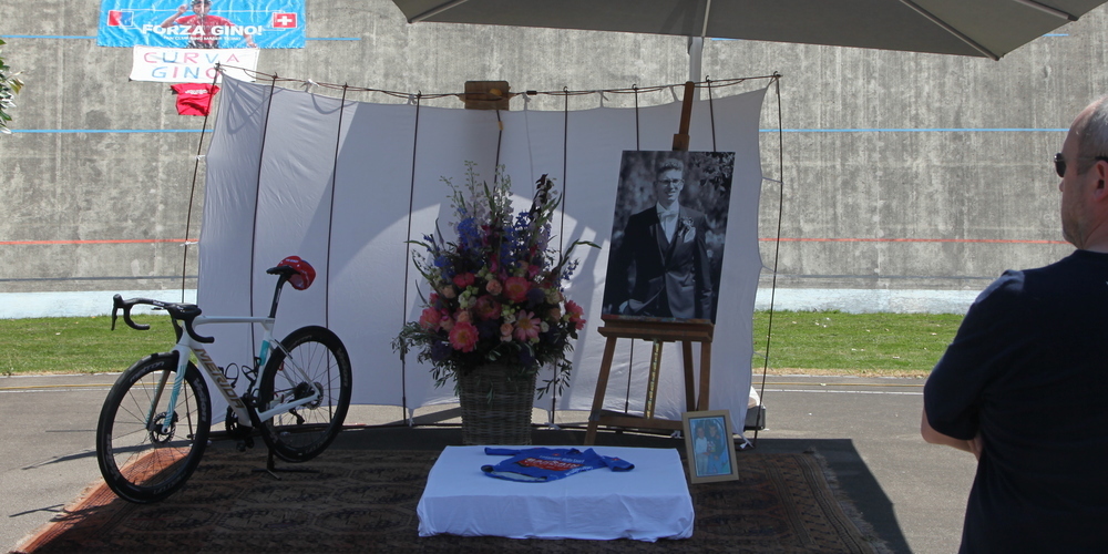 Im Juni 2023 fand eine grosse Abschiedsfeier für Gino Mäder auf der Offenen Rennbahn in Oerlikon statt. Jetzt kommt noch ein spezieller Award dazu.