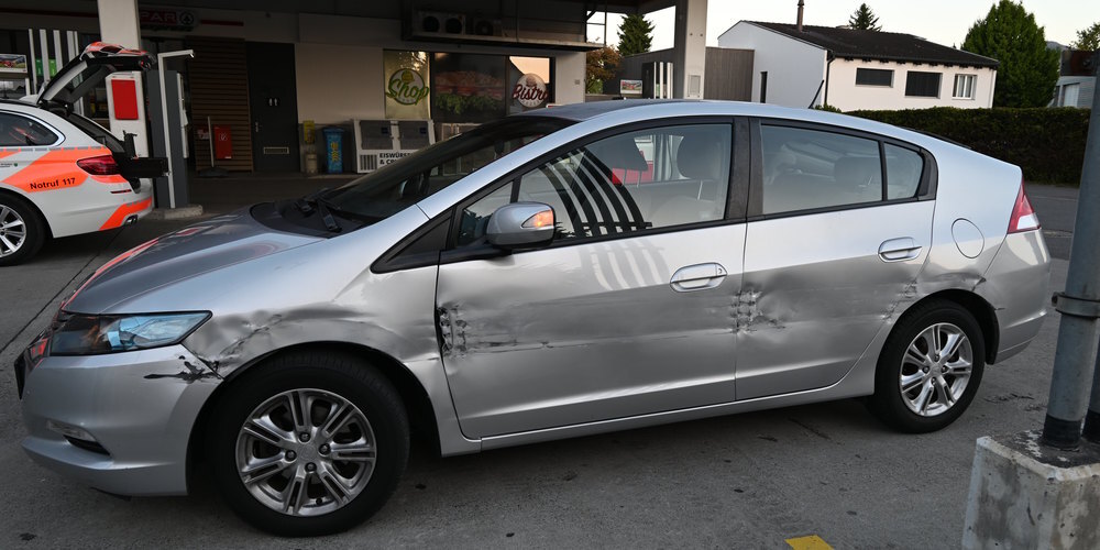 Der entstandene Sachschaden wird auf mehrere tausend Franken geschätzt. 